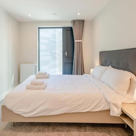 Modern Apartments In Brentford 2 Minutes Walk From Kew Bridge Extérieur photo