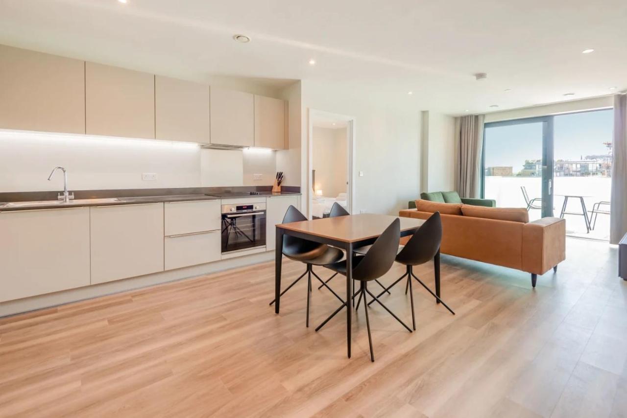 Modern Apartments In Brentford 2 Minutes Walk From Kew Bridge Extérieur photo