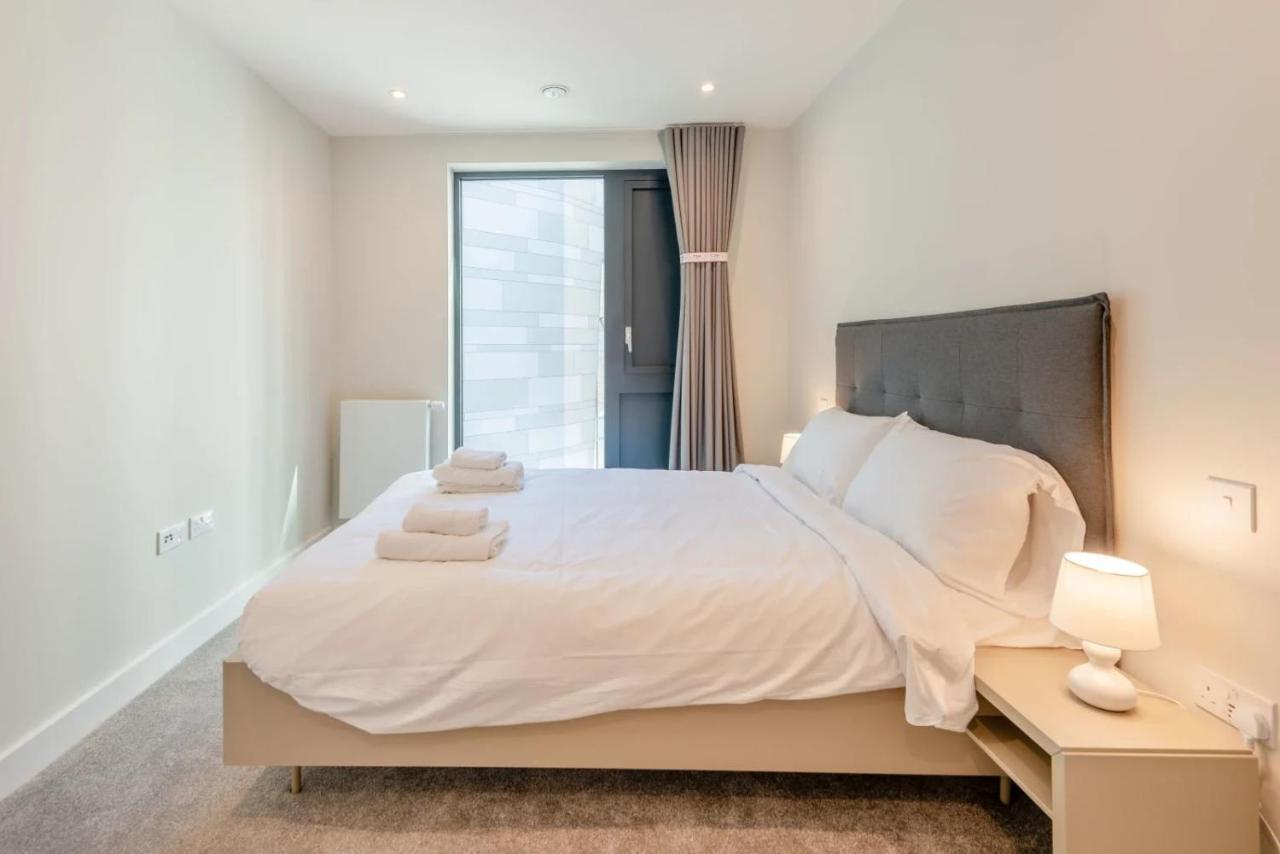 Modern Apartments In Brentford 2 Minutes Walk From Kew Bridge Extérieur photo