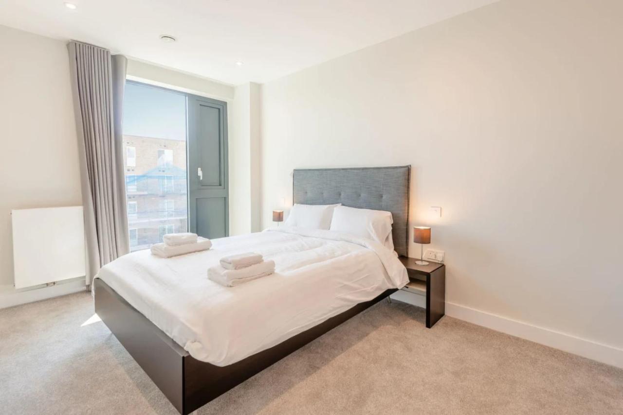 Modern Apartments In Brentford 2 Minutes Walk From Kew Bridge Extérieur photo