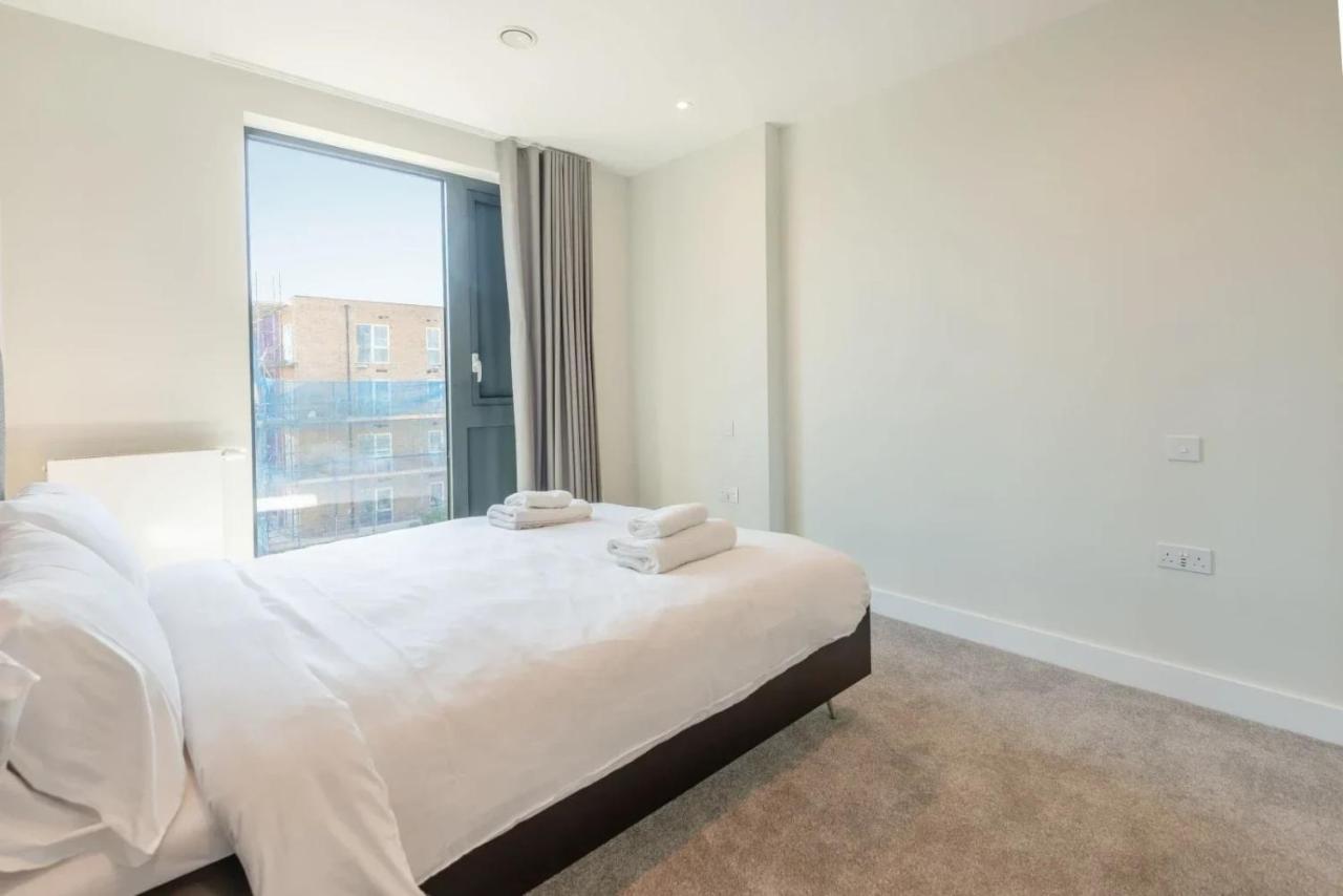 Modern Apartments In Brentford 2 Minutes Walk From Kew Bridge Extérieur photo