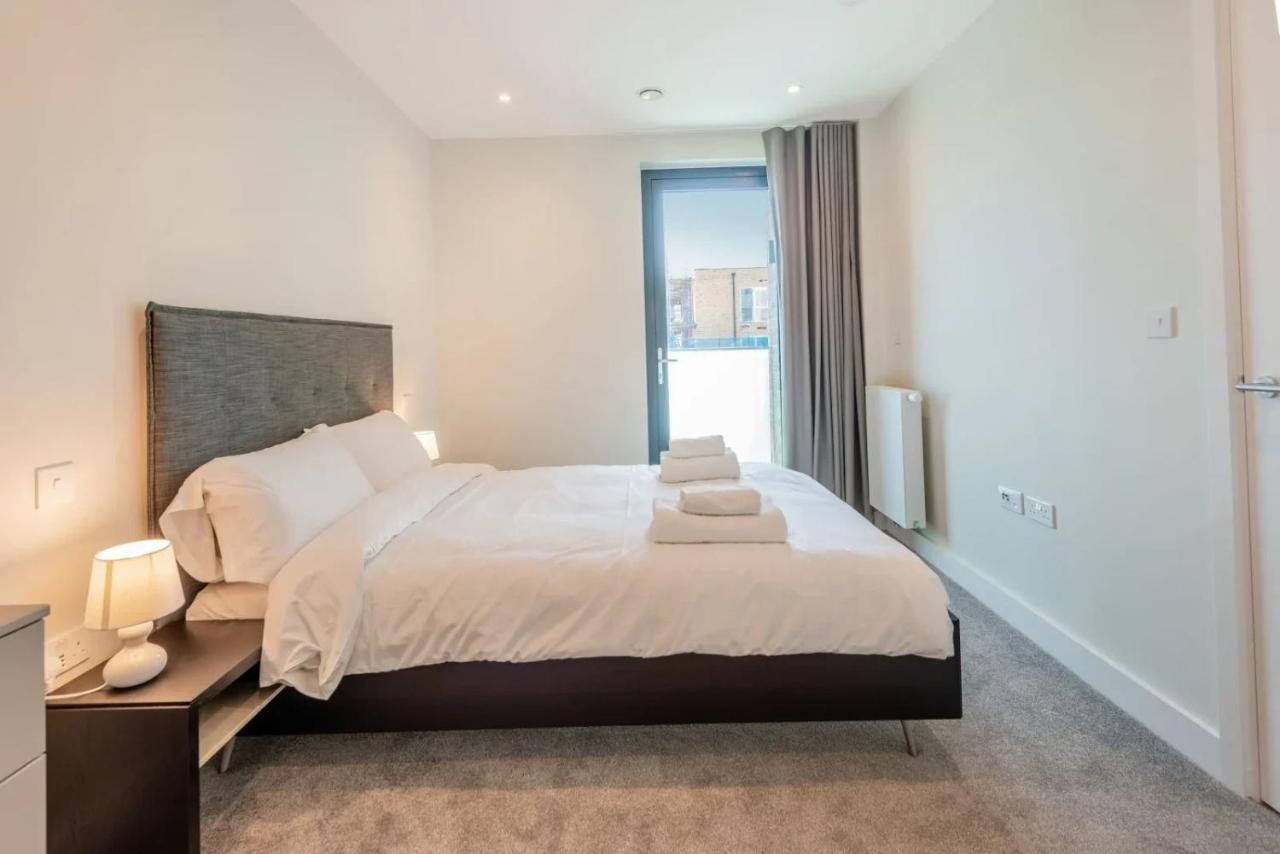 Modern Apartments In Brentford 2 Minutes Walk From Kew Bridge Extérieur photo